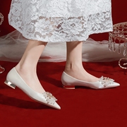 。订婚敬酒法式平底婚鞋红色新娘鞋，子女2023平跟软舒适结婚秀