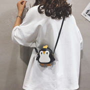 日本迷你小包包女卡通，可爱小企鹅单肩包幼儿斜跨零钱包儿童包