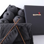 羊绒线围巾线手工diy编织中粗毛线团自织围巾，材料包送男友围巾女