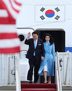 韩国总统夫人金建希，浅蓝色西装2024春女名媛修身气质外套大衣