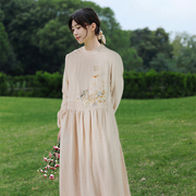 新中式手工绣花杏白色，亚麻连衣裙知笔墨，春季设计感长袖宽松长裙