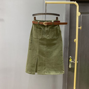 双口袋军绿色牛仔半身裙，女秋季减龄开叉高腰气质中长款包臀裙