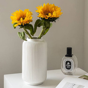 花瓶白色陶瓷摆件奶油客厅高级感插花复古法式美式轻奢大号小众高