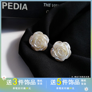 s925银针韩国简约小清新耳钉唯美玫瑰花造型，耳环时尚短款耳饰1919