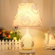 欧式台灯卧室床头灯浪漫温馨布艺陶瓷灯可调光，遥控结婚庆装饰灯