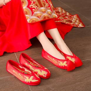 中式婚鞋秀禾鞋红色，上轿鞋新娘平底结婚绣花鞋子2020龙凤鞋女