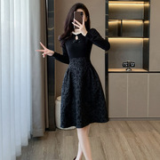 新中式针织连衣裙女秋冬高级感黑色提花日常小礼服裙子中长款