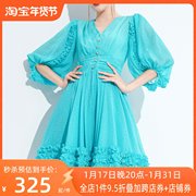 AUI蓝色肌理感印花雪纺连衣裙女2023夏季灯笼袖v领修身中长裙
