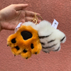 可爱虎爪钥匙环挂件毛绒玩具，老虎钥匙扣包包衣服挂饰动物创意