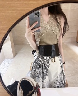 林悠神采比美貌重要罕见的灰棕蕾丝+dio真皮腰带+浪漫伞裙