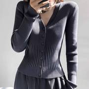 深灰色针织开衫女秋冬2023韩版修身显瘦短款v领打底毛衣外套