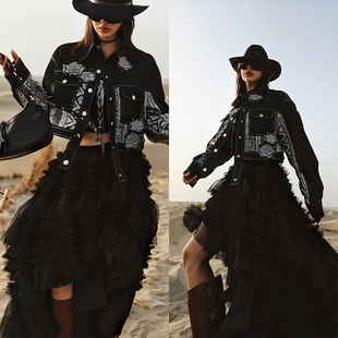 麦叙原创《黑岩玫瑰》复古黑梭织，印花牛仔外套，+吊带+百褶短裙套装