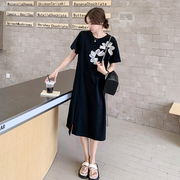 法式花朵黑色连衣裙夏季显瘦气质慵懒风小众设计感休闲开叉T恤裙