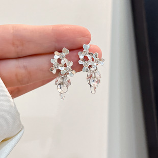 s925水晶葡萄耳环女法式复古超闪仙气花朵，轻奢高级感耳饰耳夹