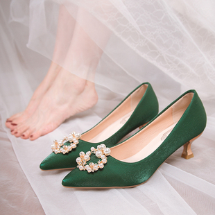 珍珠绿色婚鞋女大码单鞋粗跟尖头，中式秀禾新娘，鞋软底防滑孕妇结婚