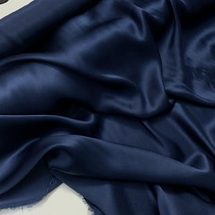 气质藏蓝色真丝弹力素皱缎布料桑蚕丝衬衫连衣裙面料135门幅18姆