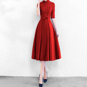 MOMI香港女装红色缎面蕾丝收腰连衣裙高级感奢华大气礼服裙
