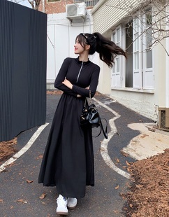 法式假两件黑色长袖连衣裙女秋季2024赫本风休闲卫衣拼接长裙