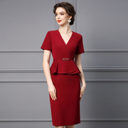 枝荔酒红色连衣裙，2024年夏季优雅气质，精致束腰带修身包臀裙子