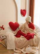 办公室午睡抱枕毯子二合一抱枕被子，加厚婚庆抱枕沙发客厅冬季毛毯