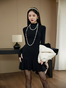 黑色复古针织鱼尾连衣裙，女秋季短裙法式高级感内搭小个子礼服裙子