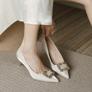 婚鞋敬酒婚纱两穿新娘鞋，2023夏季不累脚高跟鞋，尖头中跟单鞋女