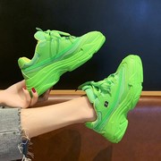 绿色厚底女鞋荧光绿色鞋女潮2020夏季网红网面透气厚底运动鞋