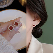 法式复古酒红色几何方形，珍珠耳钉小众高级感耳饰，小巧925银针耳环