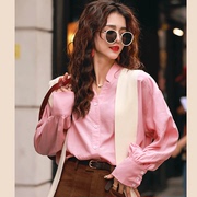陈大事(陈大事)原版缎面料，高品质浪漫的年纪港味复古长袖粉色防晒衣衬衫女