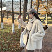 秋冬气质淑女v领米兰，貂短款外套女减龄，围巾领小个子环保皮草