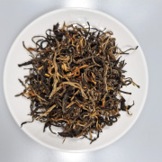 云南滇红茶毛峰茶特级红茶，纯料凤庆头春金芽蜜香甜大叶种袋装散装