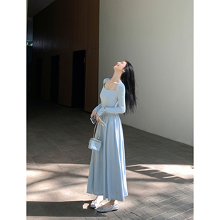 mulvan蓝色长袖针织连衣裙，女2024设计感气质方领收腰，a字长裙