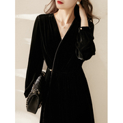 katterllg黑色v领设计高档丝绒连衣裙，秋冬气质收腰显瘦长袖裙子