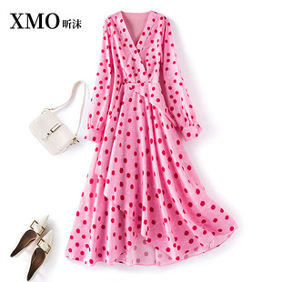 法式浪漫粉色波点印花连衣裙气质，优雅v领荷叶，边长袖雪纺裙大码春