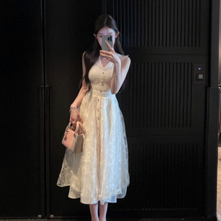 FairyJiang春季气质蕾丝刺绣v领白色连衣裙长款显瘦收腰裙子