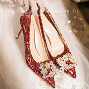 红色婚鞋女2023秀禾婚纱两穿新娘鞋浅口细跟结婚敬酒服高跟鞋
