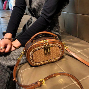 香港品牌包包2024女真皮，手提高级感小包包，流行单肩斜跨小圆包
