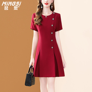 茗思高级感红色短袖，连衣裙女夏季2024气质显瘦小个子百褶裙子