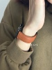 适用苹果手表宽版荔枝，纹折叠扣真皮，柔软表带applewatch全系列
