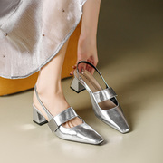 银色软漆皮包头凉鞋女夏法式小众金属扣玛丽珍不掉跟后空高跟鞋子