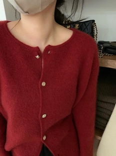 今年流行漂亮红色毛衣开衫针织，外套女秋冬2022慵懒高级感上衣
