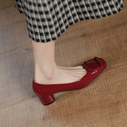 方头高跟鞋女2023年春秋季红色粗跟皮鞋方扣鞋子漆皮中跟单鞋