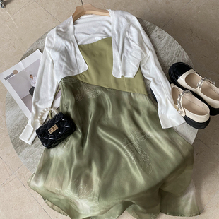 中式绿色印花雪纺吊带裙长袖开衫无扣上衣，两件套时尚休闲洋气f》9