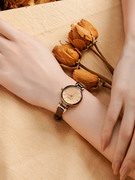 聚利时女表精致水钻时装手表女纤细小巧皮带复古表石英表