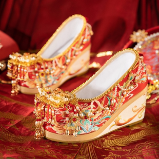 手工流苏秀禾婚鞋女鞋，中式新娘结婚坡跟绣花鞋，古风红色加绒汉服鞋