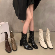 香港棕色高跟瘦瘦短靴女秋冬2023方头气质法式中筒小裸靴单靴