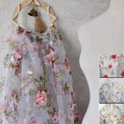 欧根纱绣花蕾丝面料粉色，蓝色3d立体雪纺，花朵裙子婚纱背景装饰布料