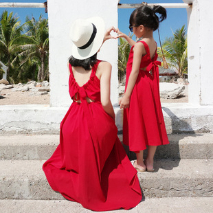 2024海边度假亲子装夏装露背红色，连衣裙母女装沙滩度假长裙小礼服
