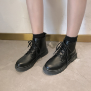 马丁靴女2020英伦风平底薄款黑色复古机车短靴ins网红潮
