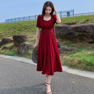 夏季大码方领红色连衣裙，女微胖mm韩版气质收腰泡泡袖小黑裙200斤